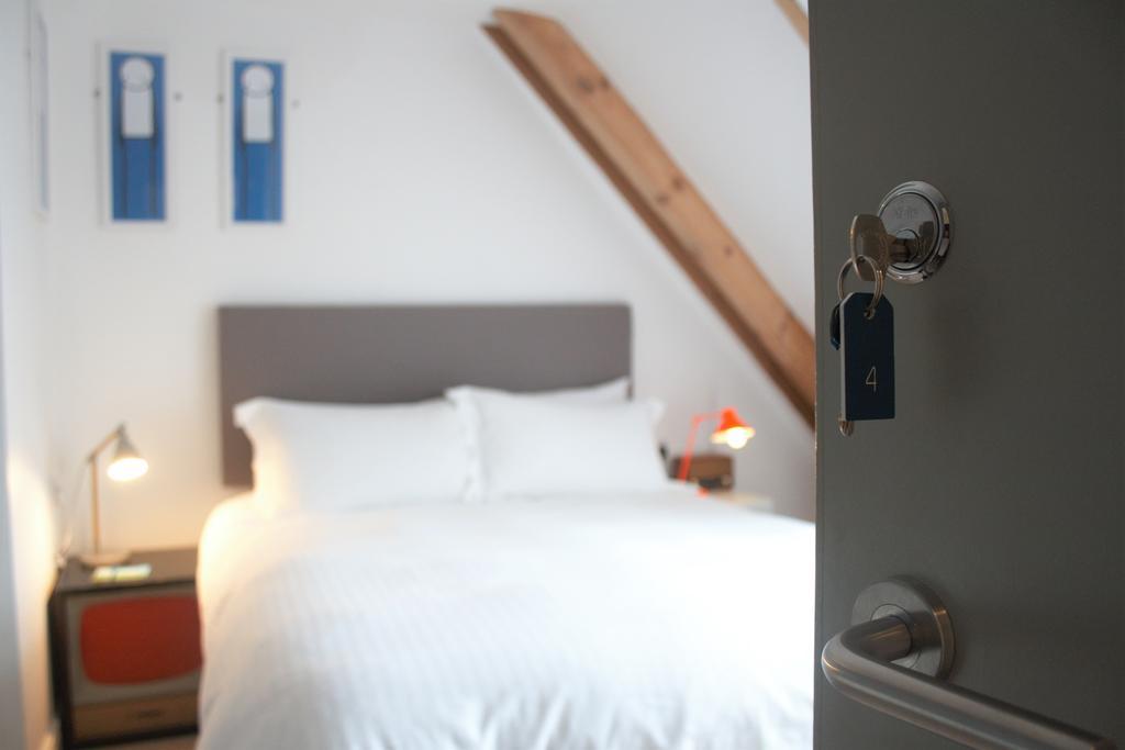 The Blue Door Bed and Breakfast New Quay Esterno foto